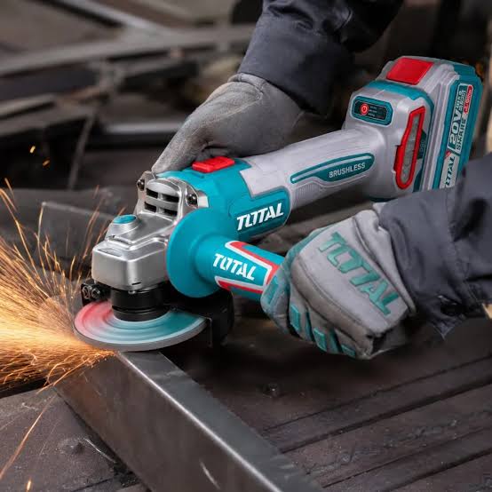 TOTAL TAGLI261521 Industrial Brushless Cordless Angle Grinder Kit – 20V, 115mm, 900W